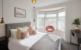 Host & Stay - Montrose View